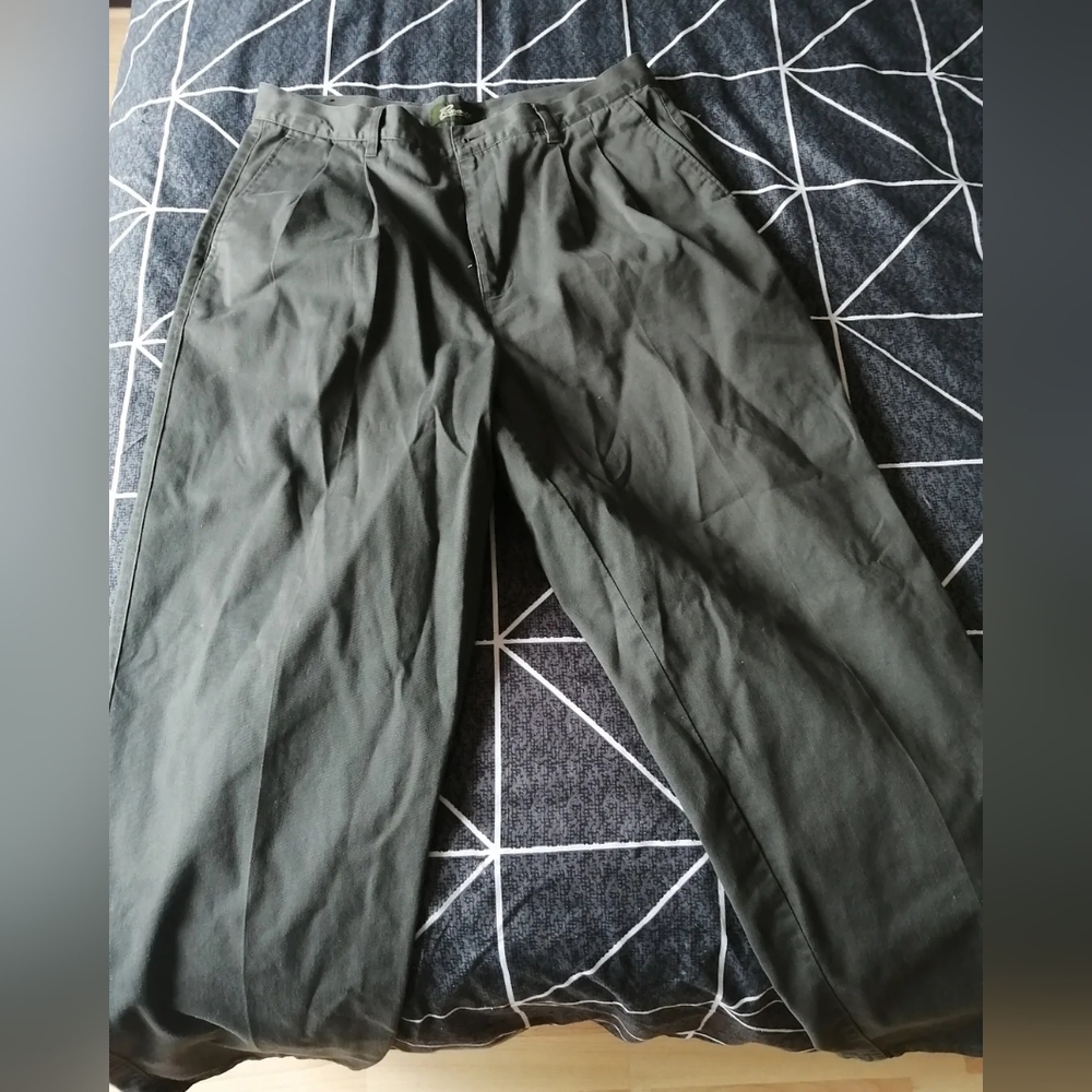 Kaki pants Reitmans